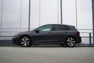 VW GOLF 1.5 eTSI mHEV ACT R-LINE BLACK DSG l 150 PS