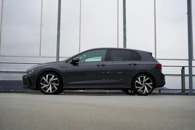 VW GOLF 1.5 eTSI mHEV ACT R-LINE BLACK DSG l 150 PS