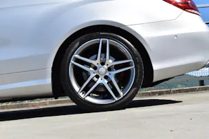 MERCEDES-BENZ E 400 7G-TRONIC AMG LINE PLUS l 333 PS
