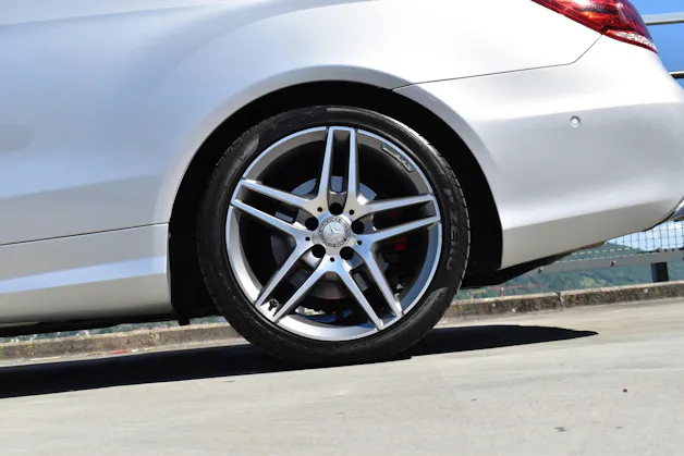 MERCEDES-BENZ E 400 7G-TRONIC AMG LINE PLUS l 333 PS