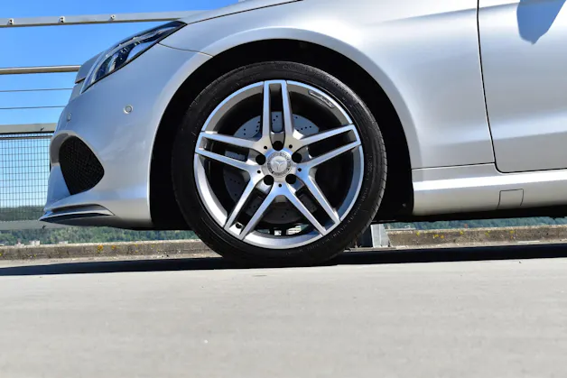 MERCEDES-BENZ E 400 7G-TRONIC AMG LINE PLUS l 333 PS