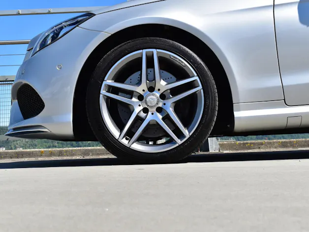 MERCEDES-BENZ E 400 7G-TRONIC AMG LINE PLUS l 333 PS