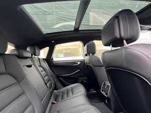 PORSCHE MACAN GTS PDK l 440 PS
