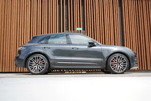 PORSCHE MACAN GTS PDK l 440 PS