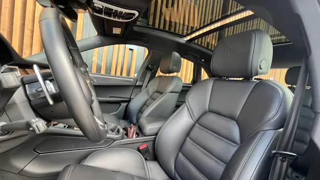 PORSCHE MACAN GTS PDK l 440 PS