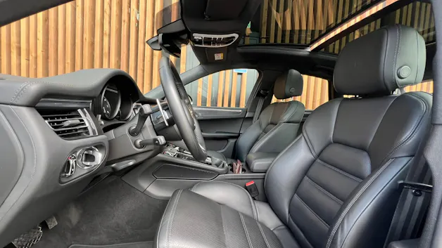 PORSCHE MACAN GTS PDK l 440 PS
