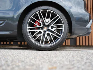 PORSCHE MACAN GTS PDK l 440 PS