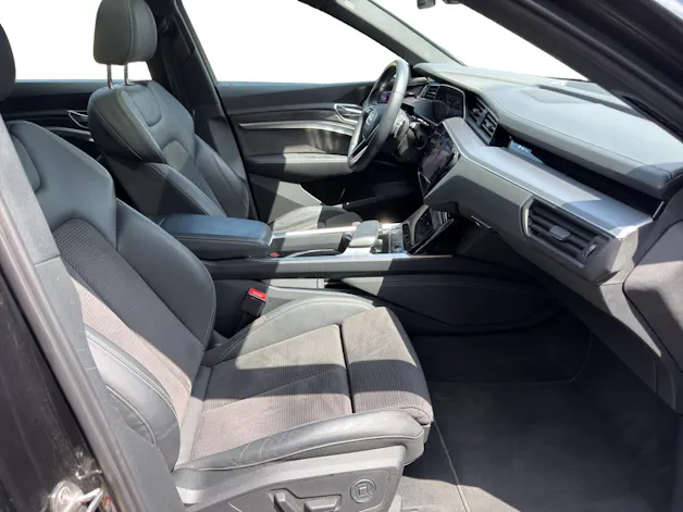 AUDI e-tron 55 quattro