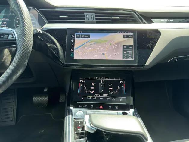 AUDI e-tron 55 quattro