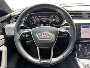 AUDI e-tron 55 quattro