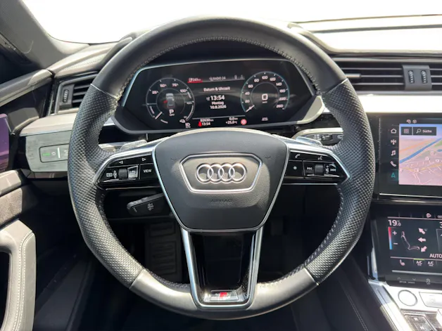 AUDI e-tron 55 quattro