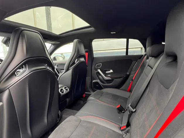 MERCEDES-BENZ CLA SHOOTING BRAKE 35 AMG NIGHT 4MATIC 7G-DCT l 306 PS