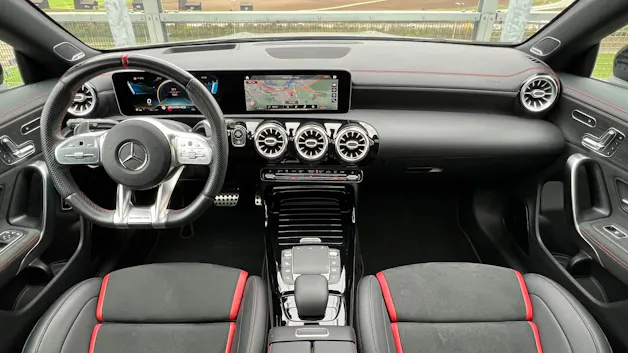 MERCEDES-BENZ CLA SHOOTING BRAKE 35 AMG NIGHT 4MATIC 7G-DCT l 306 PS
