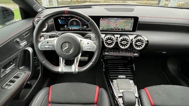 MERCEDES-BENZ CLA SHOOTING BRAKE 35 AMG NIGHT 4MATIC 7G-DCT l 306 PS