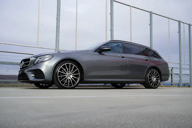 MERCEDES-BENZ E 220 d AMG LINE NIGHT 4MATIC 9G-TRONIC l 194 PS