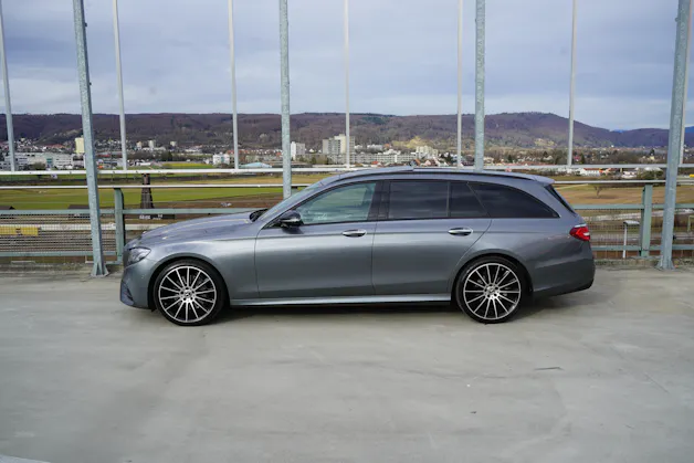 MERCEDES-BENZ E 220 d AMG LINE NIGHT 4MATIC 9G-TRONIC l 194 PS