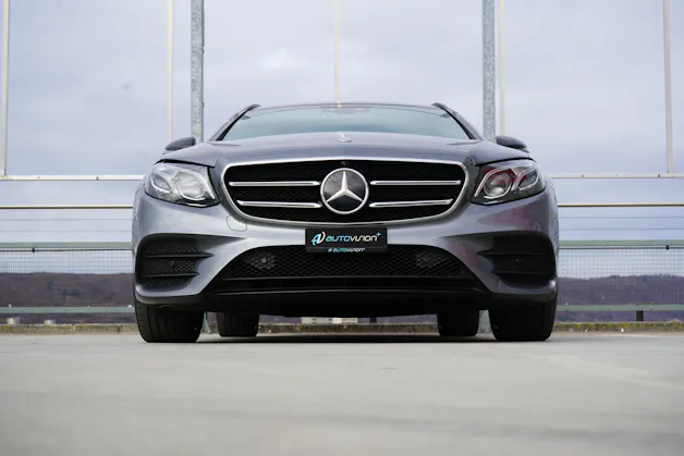 MERCEDES-BENZ E 220 d AMG LINE NIGHT 4MATIC 9G-TRONIC l 194 PS