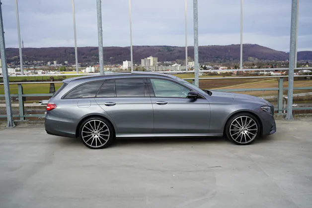 MERCEDES-BENZ E 220 d AMG LINE NIGHT 4MATIC 9G-TRONIC l 194 PS