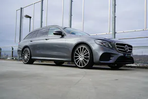 MERCEDES-BENZ E 220 d AMG LINE NIGHT 4MATIC 9G-TRONIC l 194 PS