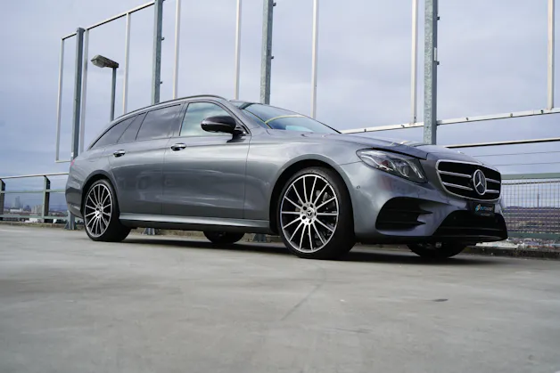 MERCEDES-BENZ E 220 d AMG LINE NIGHT 4MATIC 9G-TRONIC l 194 PS
