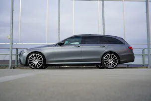 MERCEDES-BENZ E 220 d AMG LINE NIGHT 4MATIC 9G-TRONIC l 194 PS