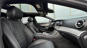 MERCEDES-BENZ E 220 d AMG LINE NIGHT 4MATIC 9G-TRONIC l 194 PS