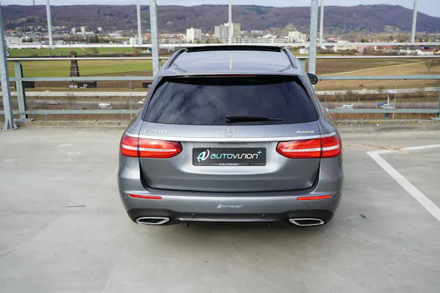 MERCEDES-BENZ E 220 d AMG LINE NIGHT 4MATIC 9G-TRONIC l 194 PS
