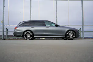 MERCEDES-BENZ E 220 d AMG LINE NIGHT 4MATIC 9G-TRONIC l 194 PS