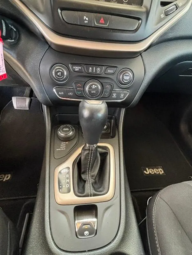 JEEP Cherokee 2.2TD Longitude AWD 9ATX