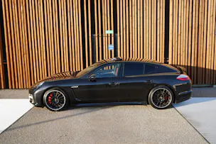PORSCHE PANAMERA TURBO S BLACK 4.8 PDK l 550 PS