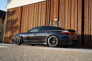 PORSCHE PANAMERA TURBO S BLACK 4.8 PDK l 550 PS