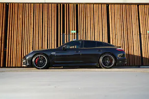PORSCHE PANAMERA TURBO S BLACK 4.8 PDK l 550 PS