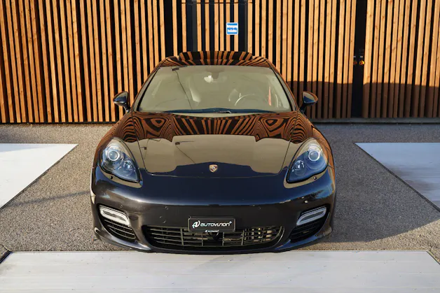 PORSCHE PANAMERA TURBO S BLACK 4.8 PDK l 550 PS