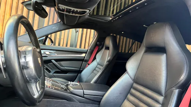 PORSCHE PANAMERA TURBO S BLACK 4.8 PDK l 550 PS