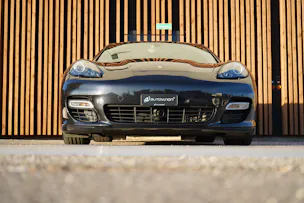 PORSCHE PANAMERA TURBO S BLACK 4.8 PDK l 550 PS