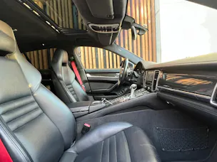 PORSCHE PANAMERA TURBO S BLACK 4.8 PDK l 550 PS