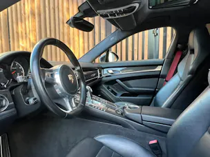PORSCHE PANAMERA TURBO S BLACK 4.8 PDK l 550 PS