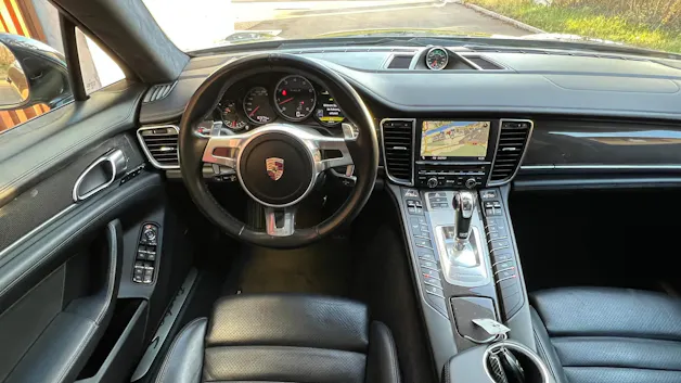 PORSCHE PANAMERA TURBO S BLACK 4.8 PDK l 550 PS