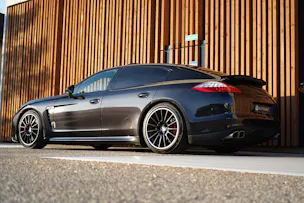 PORSCHE PANAMERA TURBO S BLACK 4.8 PDK l 550 PS