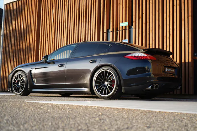 PORSCHE PANAMERA TURBO S BLACK 4.8 PDK l 550 PS
