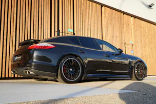 PORSCHE PANAMERA TURBO S BLACK 4.8 PDK l 550 PS