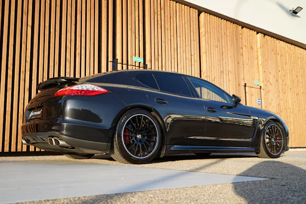 PORSCHE PANAMERA TURBO S BLACK 4.8 PDK l 550 PS