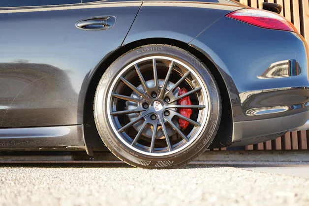 PORSCHE PANAMERA TURBO S BLACK 4.8 PDK l 550 PS