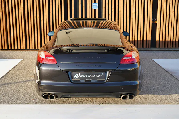 PORSCHE PANAMERA TURBO S BLACK 4.8 PDK l 550 PS