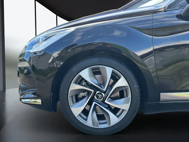 DS AUTOMOBILES DS5 2.0 E-HDi SPORT CHIC AUTOMATIC l 181 PS
