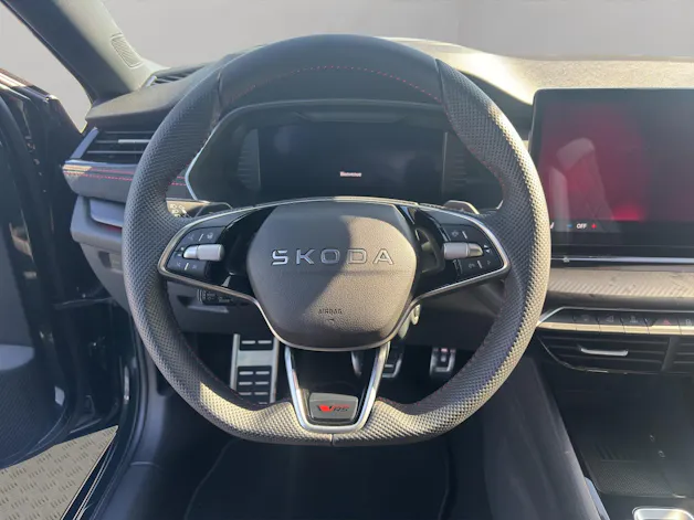 SKODA Octavia Combi 2.0 TSI DSG RS 30 Years Edition