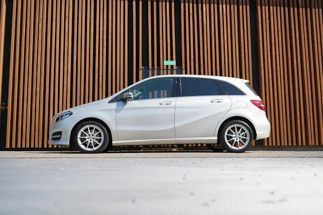 MERCEDES-BENZ B 220 CDI SWISS STAR EDITION 4MATIC 7G-DCT l 177 PS