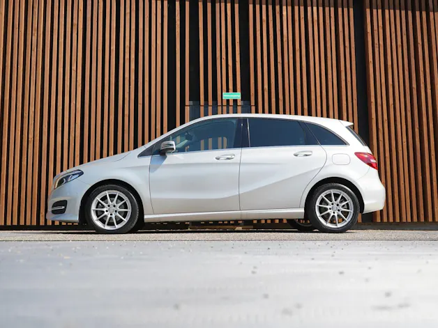 MERCEDES-BENZ B 220 CDI SWISS STAR EDITION 4MATIC 7G-DCT l 177 PS