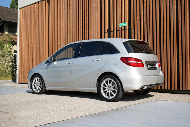 MERCEDES-BENZ B 220 CDI SWISS STAR EDITION 4MATIC 7G-DCT l 177 PS