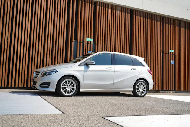 MERCEDES-BENZ B 220 CDI SWISS STAR EDITION 4MATIC 7G-DCT l 177 PS